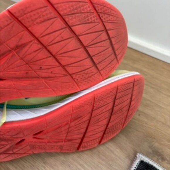 Hoka Carbon X2 running shoes yellow 7.5B - Picture 6 of 8